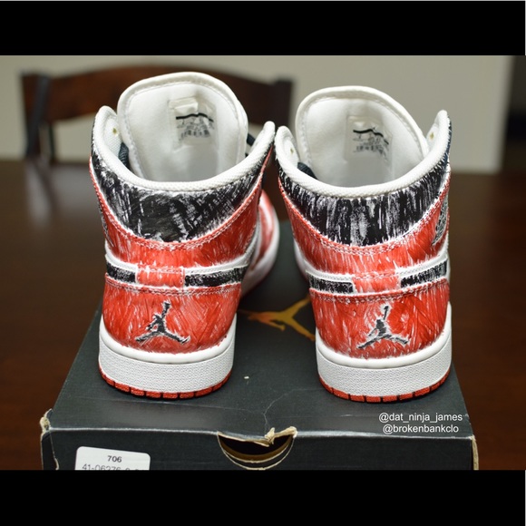 Custom Jordan 1 Chicago - Picture 4 of 6